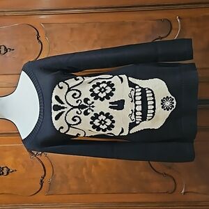 Betsey Johnson Skull Sweater Fleur-de-lis Spine Scoop Neck Sz M Black White